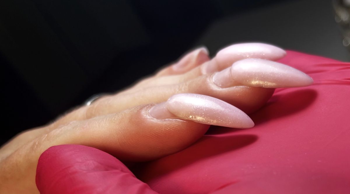 Stylizacja paznokci – jak wygląda przedłużanie i dlaczego korekta jest tak ważna?